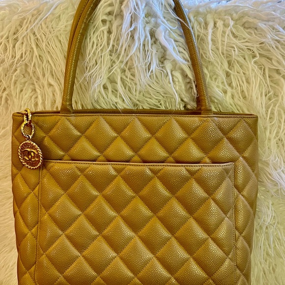 Chanel Medallion Tote 24k Gold Plated Hardware - Picture 3 of 15